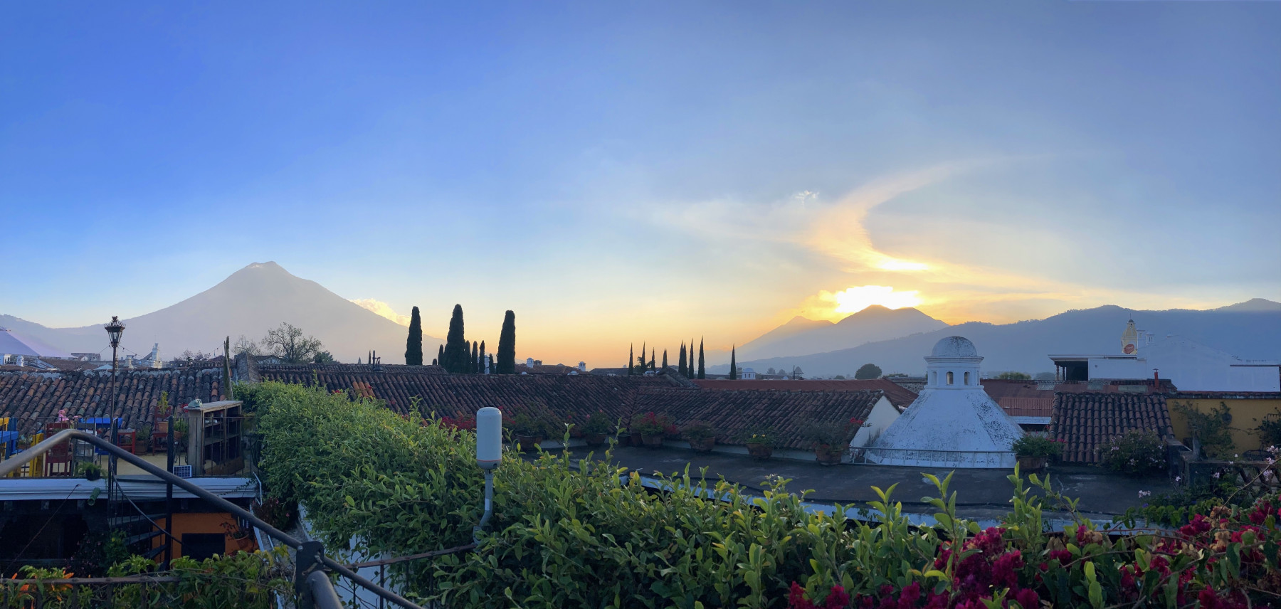 Antigua – Kirchen, Kopfsteinpflaster & Kaffee – umgeben von Vulkanen